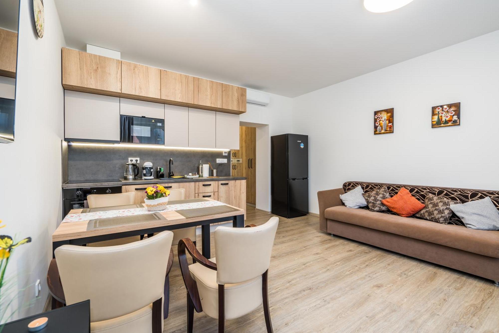 Perla Hradce 101 Appartement Hradec Králové Buitenkant foto