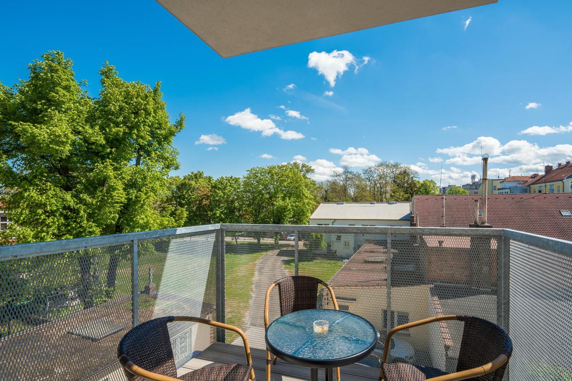 Perla Hradce 101 Appartement Hradec Králové Buitenkant foto