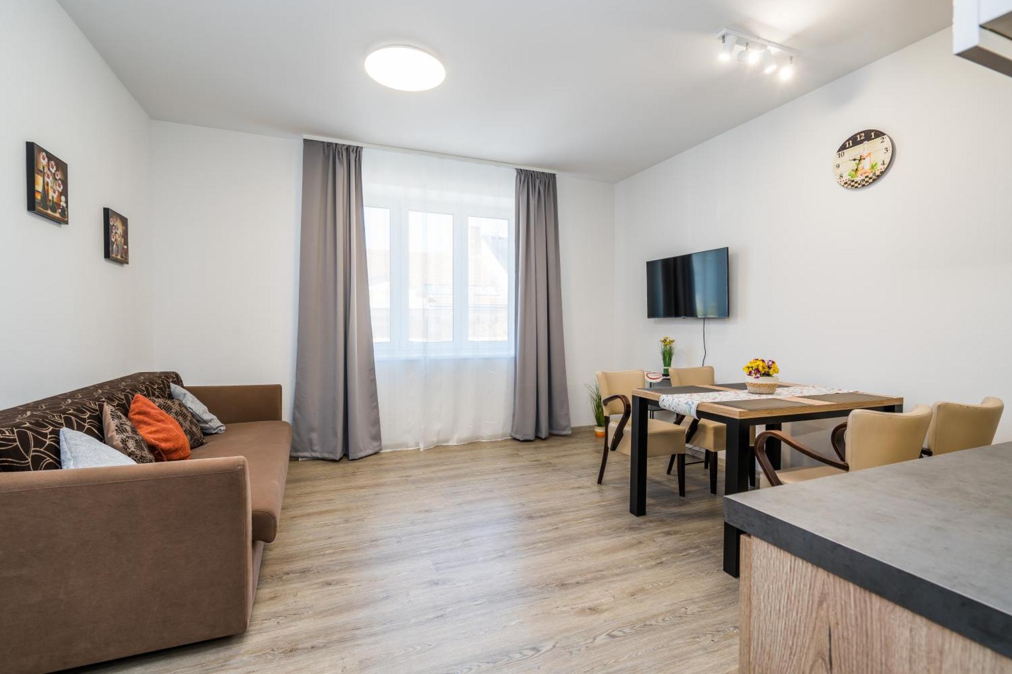 Perla Hradce 101 Appartement Hradec Králové Buitenkant foto
