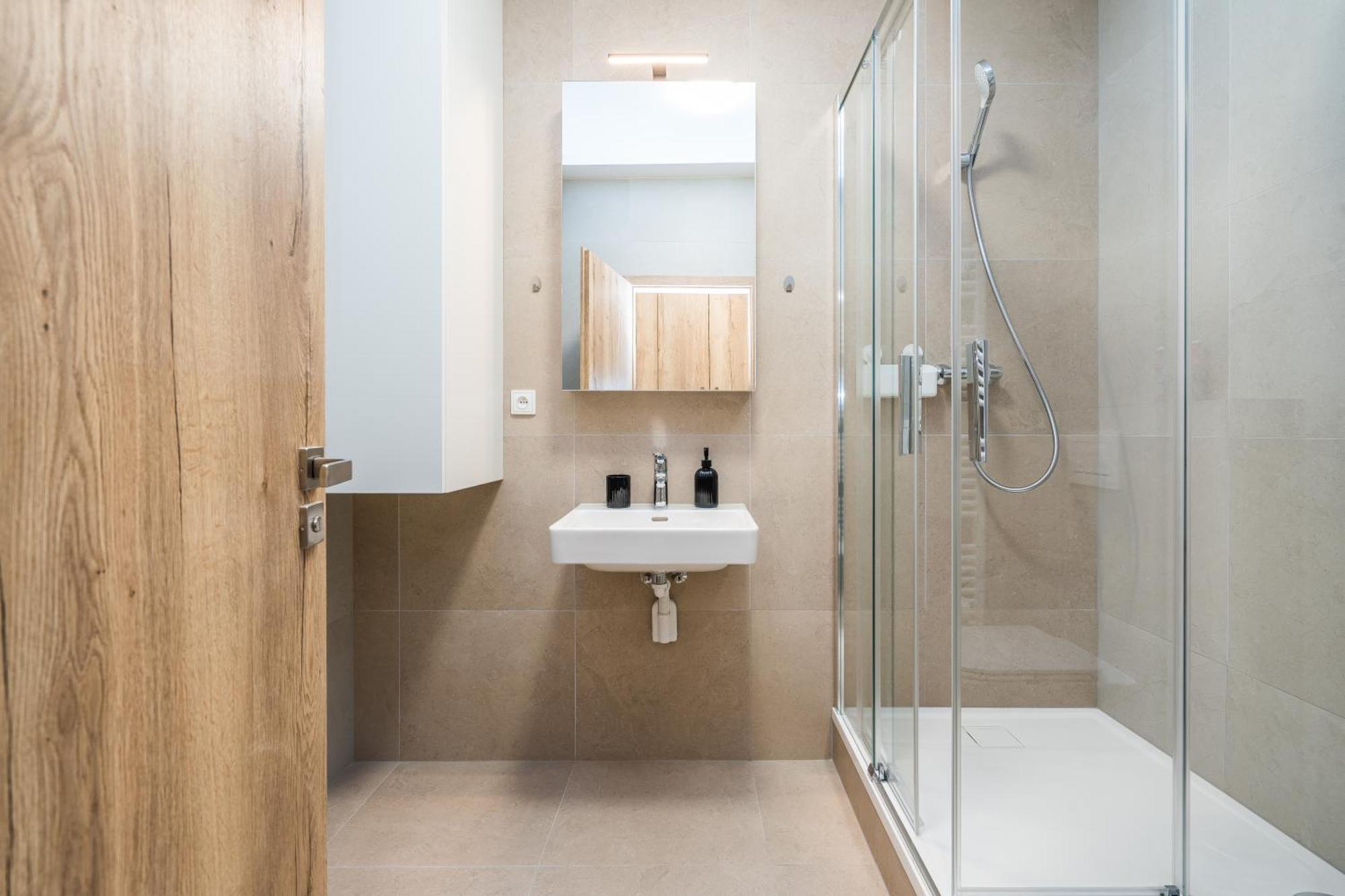 Perla Hradce 101 Appartement Hradec Králové Buitenkant foto
